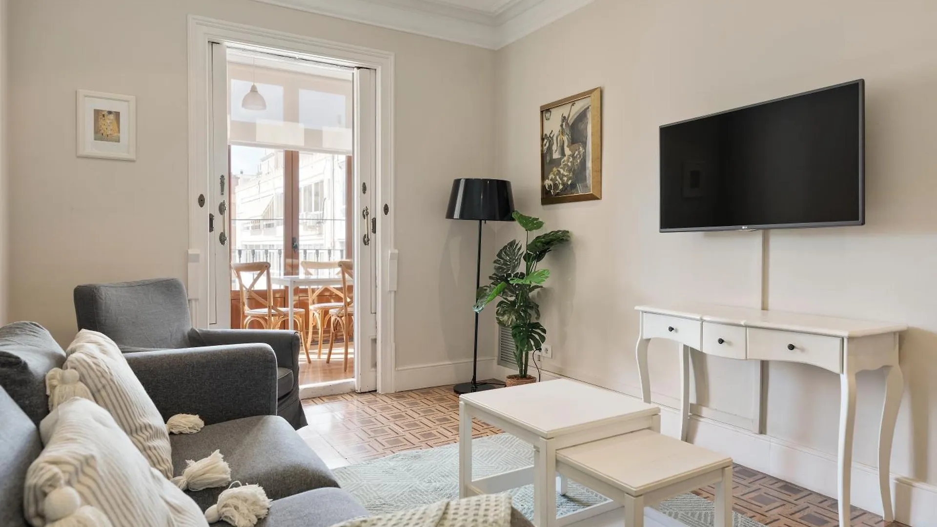 Verdaguer Apartments By Central Barcelona